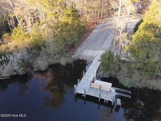 735 Cedarhurst Drive SE, Bolivia, NC 28422