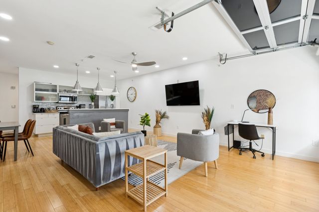 1111 S Akard Street 307, Dallas, TX 75215