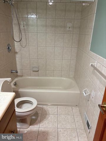 10 LINDSEY CT, Franklin Park, NJ 08823