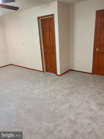 10 LINDSEY CT, Franklin Park, NJ 08823