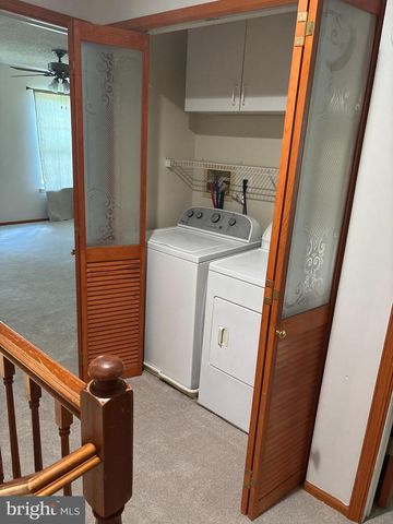 10 LINDSEY CT, Franklin Park, NJ 08823