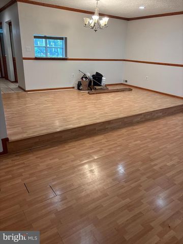 10 LINDSEY CT, Franklin Park, NJ 08823