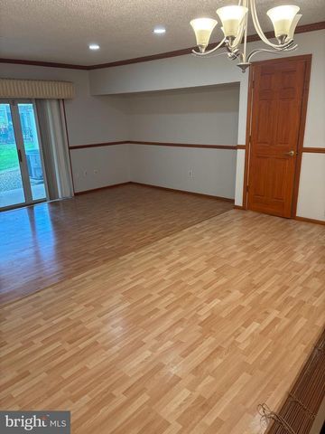 10 LINDSEY CT, Franklin Park, NJ 08823