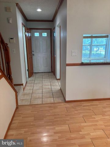 10 LINDSEY CT, Franklin Park, NJ 08823