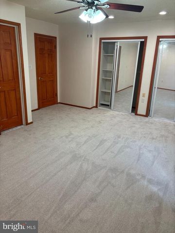 10 LINDSEY CT, Franklin Park, NJ 08823