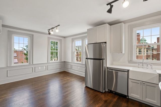 9 Dana St 32, Cambridge, MA 02138