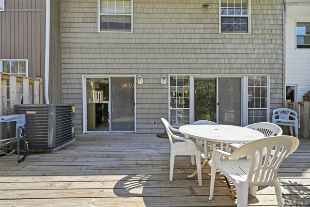 29 Jennings Lane, Woodbury, NY 11797