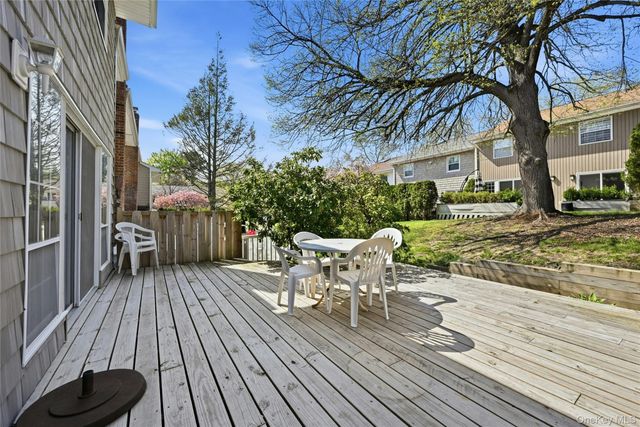 29 Jennings Lane, Woodbury, NY 11797
