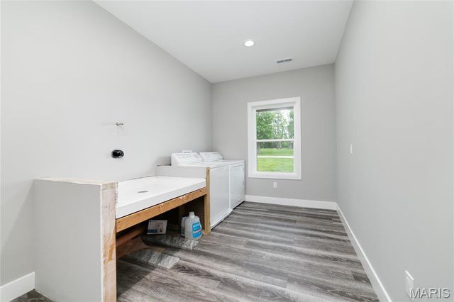 706 Highway Y, Winfield, MO 63389