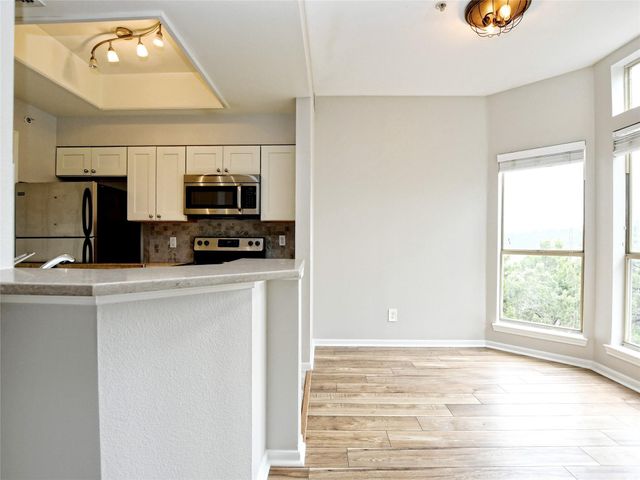 6000 Shepherd Mountain CV 406, Austin, TX 78730