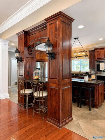 2021 Englewood Place, Decatur, AL 35603