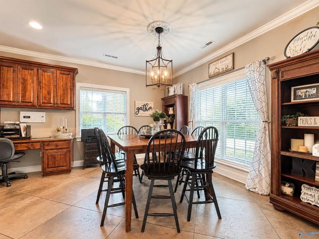 2021 Englewood Place, Decatur, AL 35603