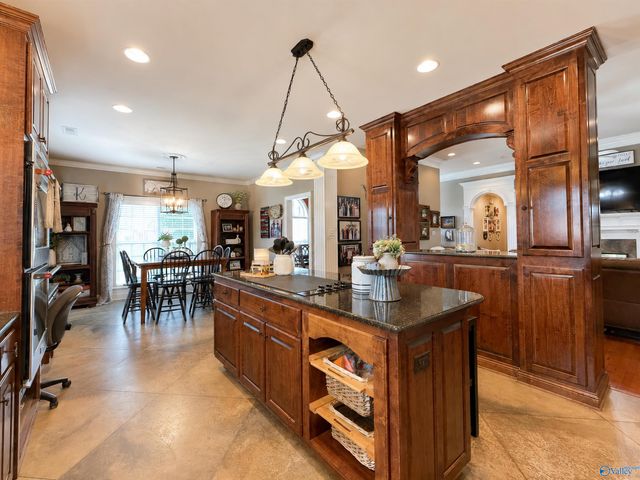 2021 Englewood Place, Decatur, AL 35603