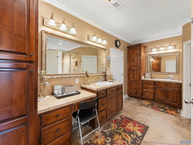 2021 Englewood Place, Decatur, AL 35603