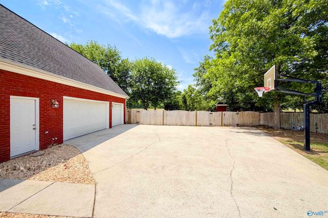 2021 Englewood Place, Decatur, AL 35603