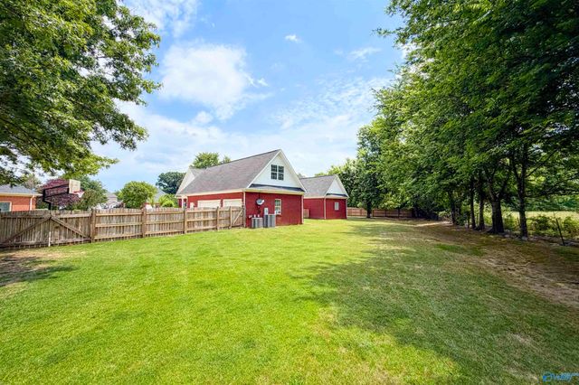 2021 Englewood Place, Decatur, AL 35603