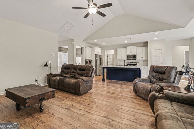 100 Dove Creek Court, Lagrange, GA 30241
