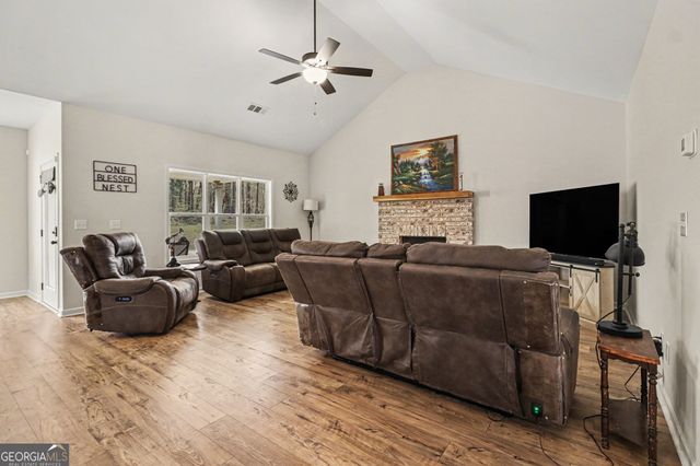 100 Dove Creek Court, Lagrange, GA 30241