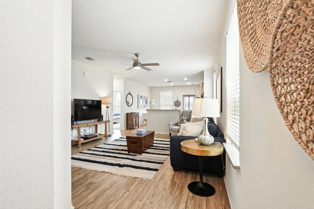 145 Nettletree DR, Buda, TX 78610