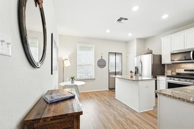 145 Nettletree DR, Buda, TX 78610