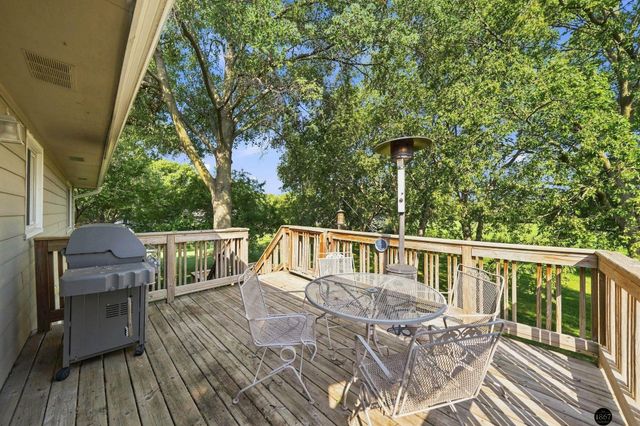 5101 Rosebriar Court, Lincoln, NE 68516