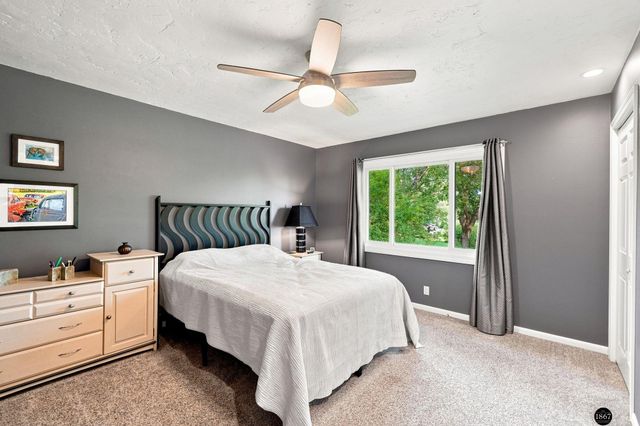 5101 Rosebriar Court, Lincoln, NE 68516