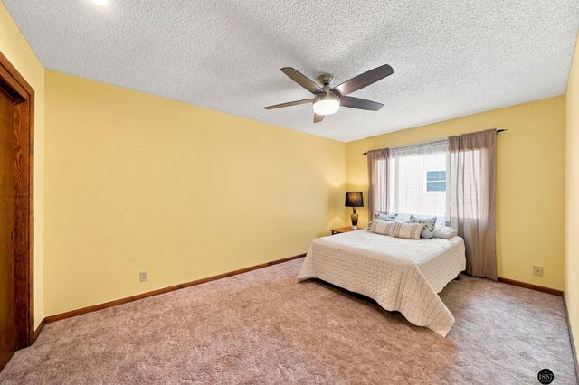 5101 Rosebriar Court, Lincoln, NE 68516