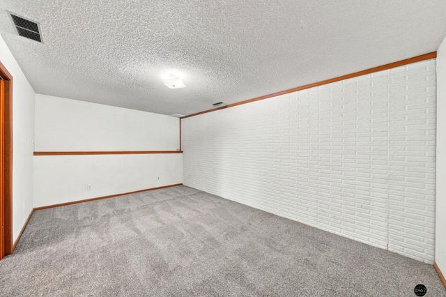 5101 Rosebriar Court, Lincoln, NE 68516