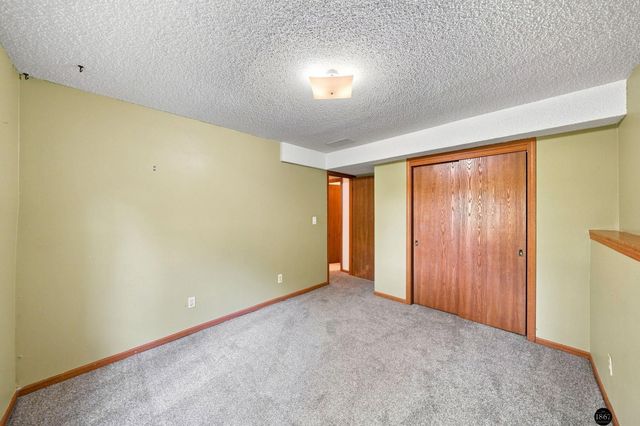 5101 Rosebriar Court, Lincoln, NE 68516