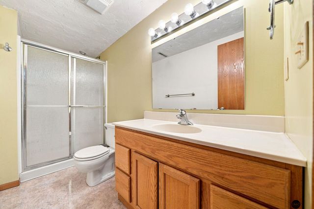 5101 Rosebriar Court, Lincoln, NE 68516