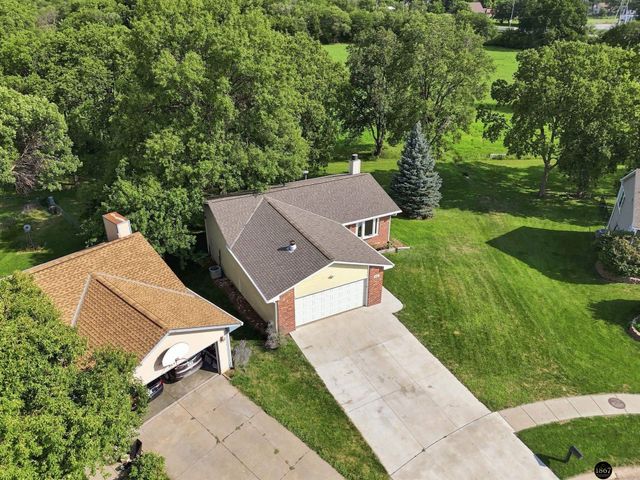 5101 Rosebriar Court, Lincoln, NE 68516