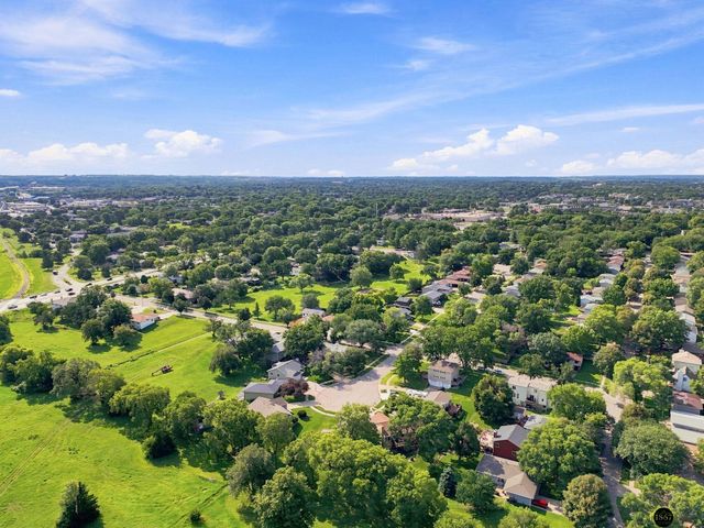 5101 Rosebriar Court, Lincoln, NE 68516
