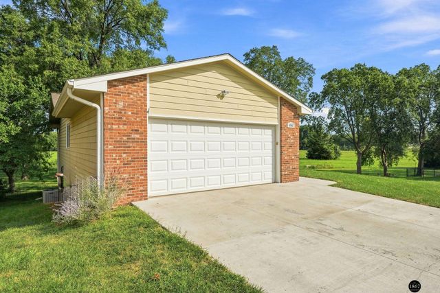 5101 Rosebriar Court, Lincoln, NE 68516