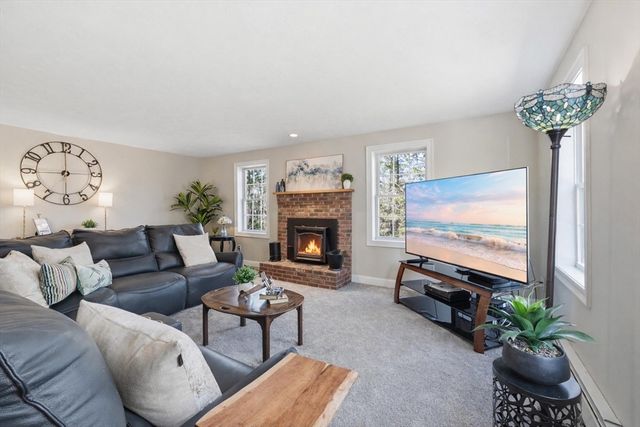 331 E County Rd, Rutland, MA 01543