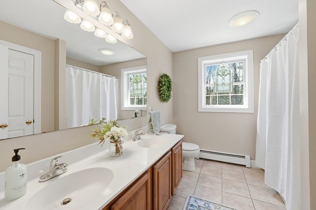 331 E County Rd, Rutland, MA 01543