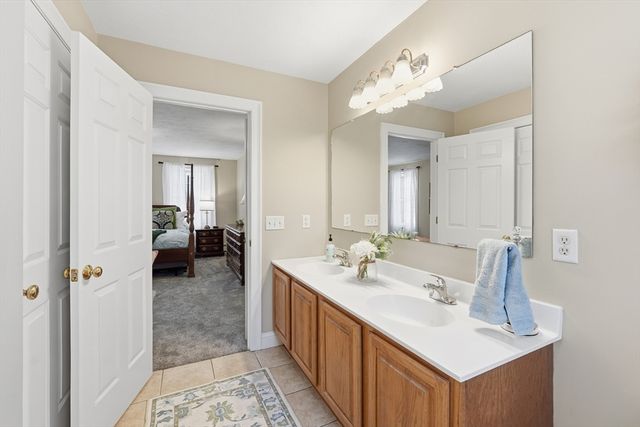 331 E County Rd, Rutland, MA 01543