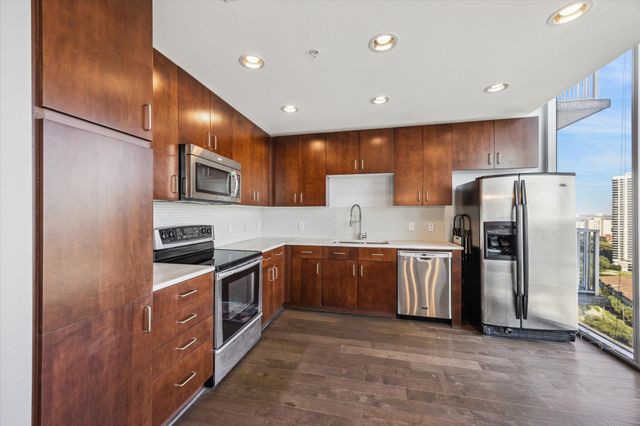 5925 Almeda Road 12107, Houston, TX 77004