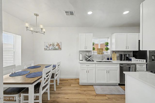 2324 N Treat Avenue, Tucson, AZ 85716