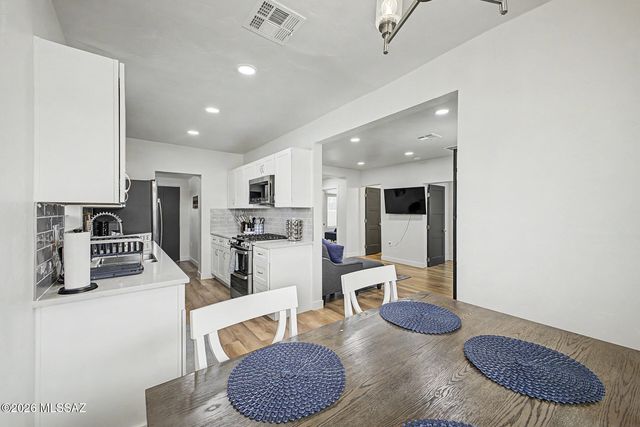 2324 N Treat Avenue, Tucson, AZ 85716