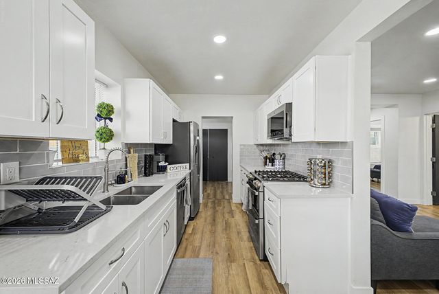 2324 N Treat Avenue, Tucson, AZ 85716