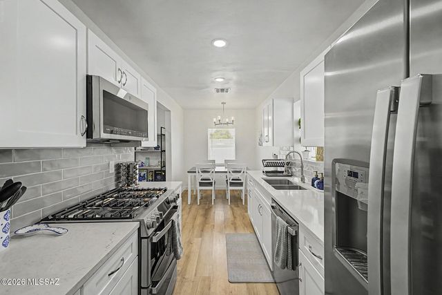2324 N Treat Avenue, Tucson, AZ 85716