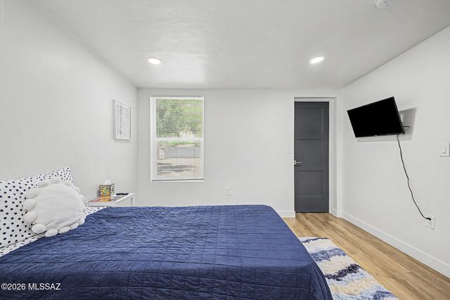 2324 N Treat Avenue, Tucson, AZ 85716