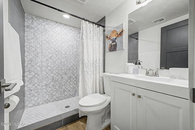 2324 N Treat Avenue, Tucson, AZ 85716