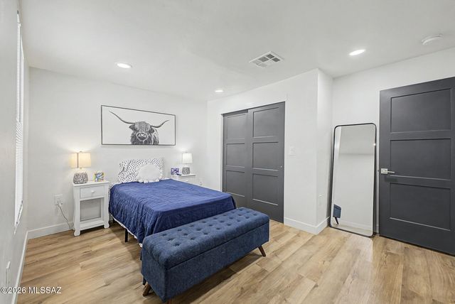 2324 N Treat Avenue, Tucson, AZ 85716