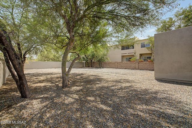 2324 N Treat Avenue, Tucson, AZ 85716