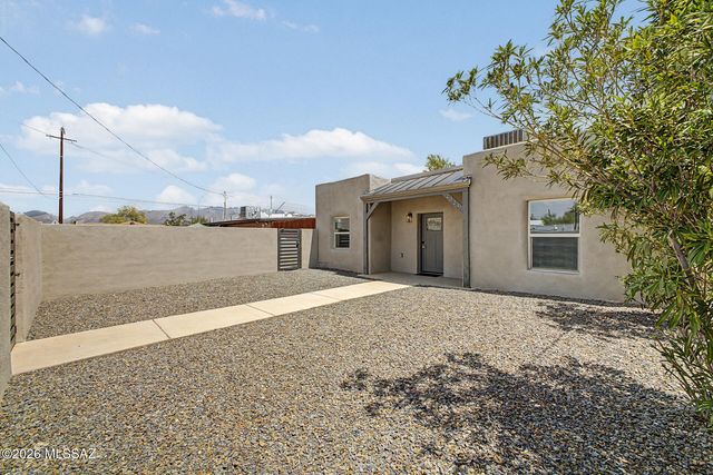 2324 N Treat Avenue, Tucson, AZ 85716