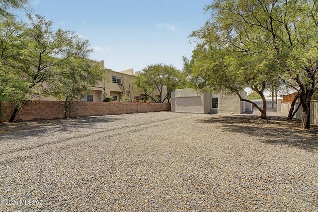 2324 N Treat Avenue, Tucson, AZ 85716