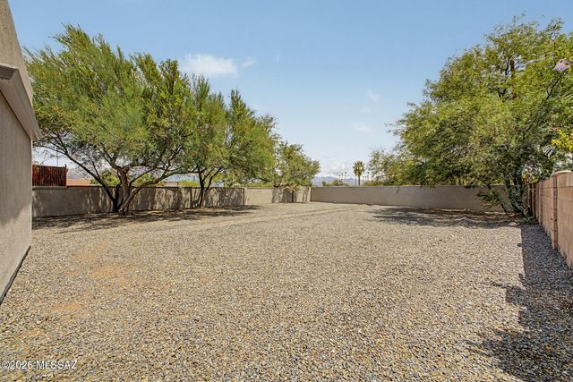 2324 N Treat Avenue, Tucson, AZ 85716