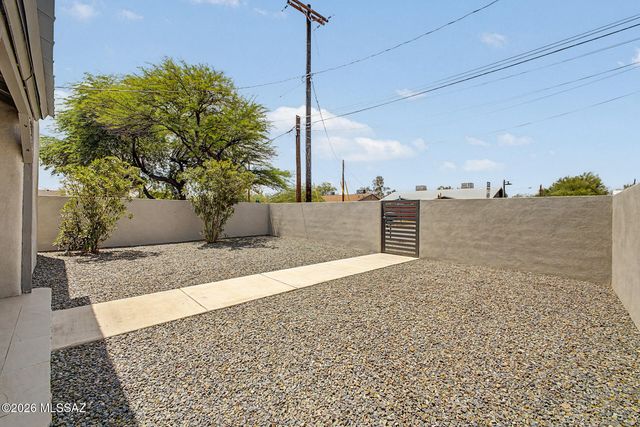 2324 N Treat Avenue, Tucson, AZ 85716