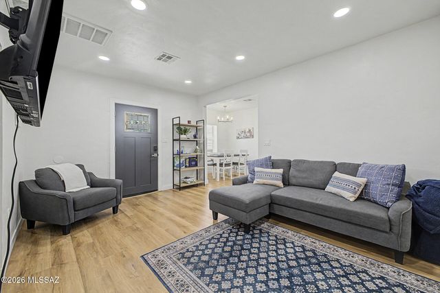 2324 N Treat Avenue, Tucson, AZ 85716